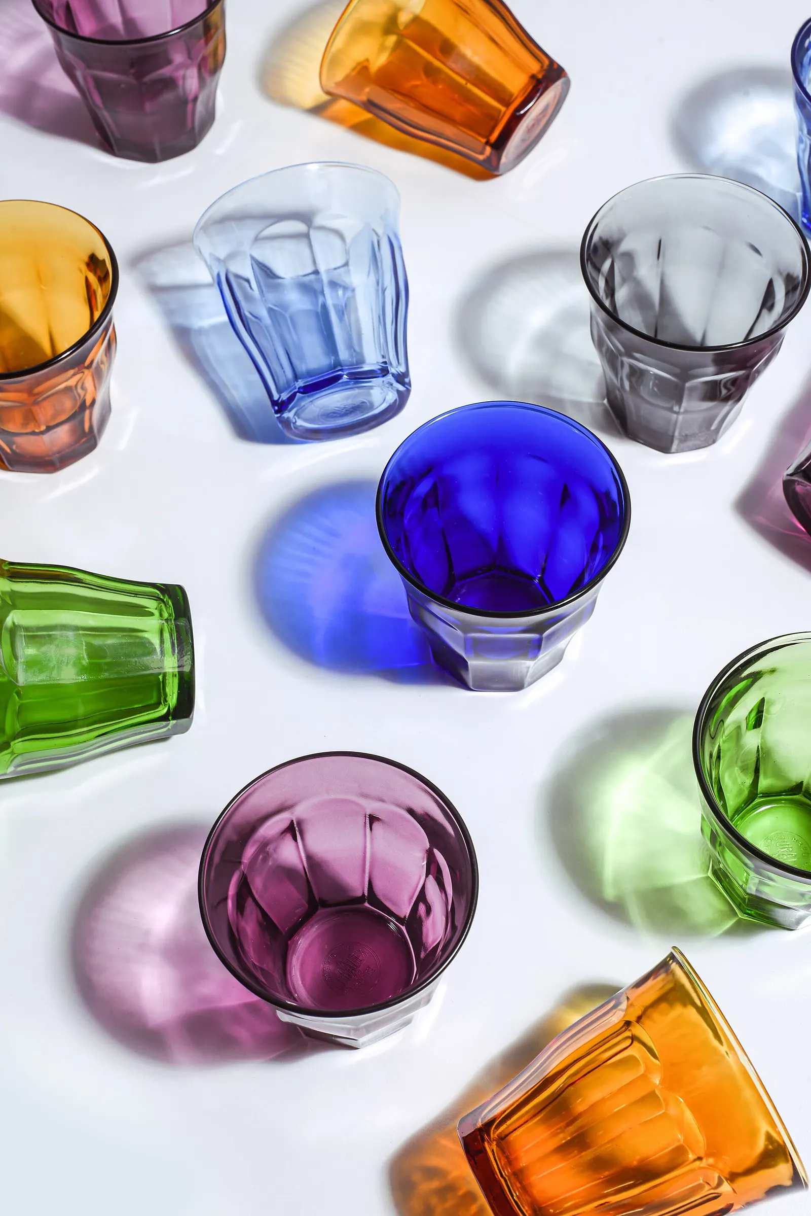 Les couleurs Duralex sont intégrées au verre en fusion : elles ne s’effacent pas avec le temps