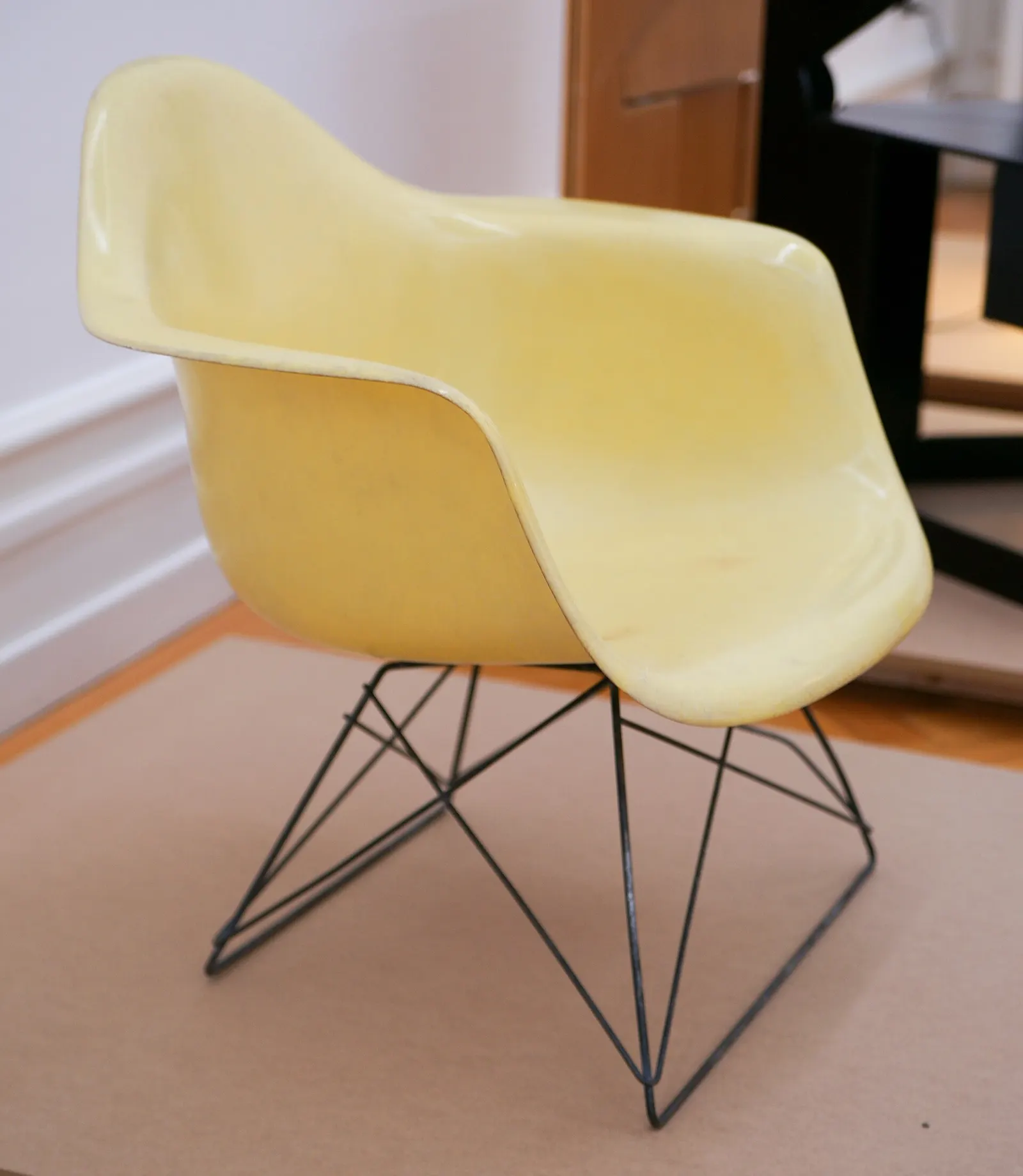 Plastic Armchair 1950/53 by Vitra